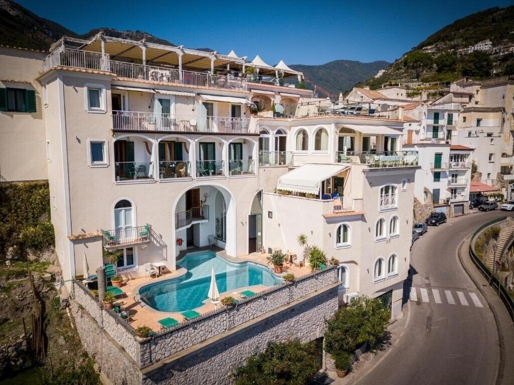 Отель Bonadies Ravello 4*