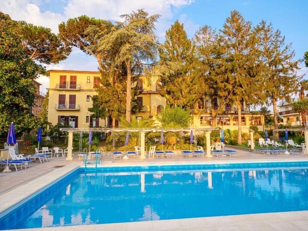 Изображение Delle Palme (Sant'Agata sui Due Golfi) 4*