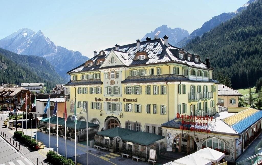 Готель Hotel Dolomiti Schloss 4*