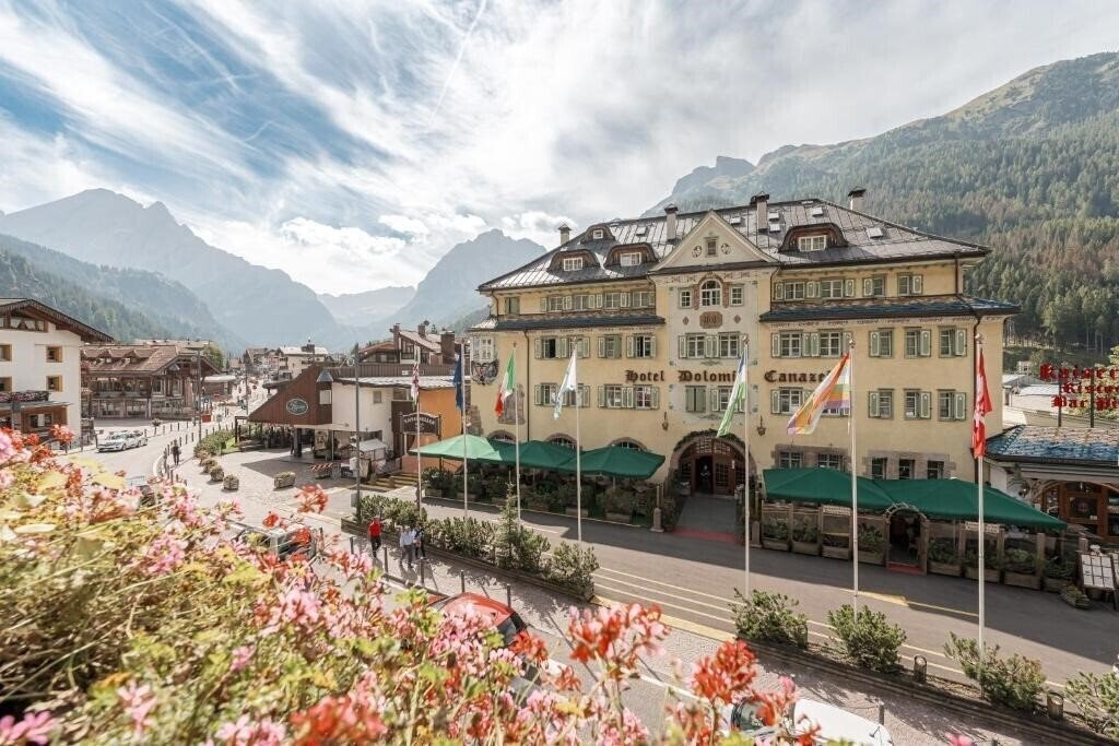 Фотографія Hotel Dolomiti Schloss 4*