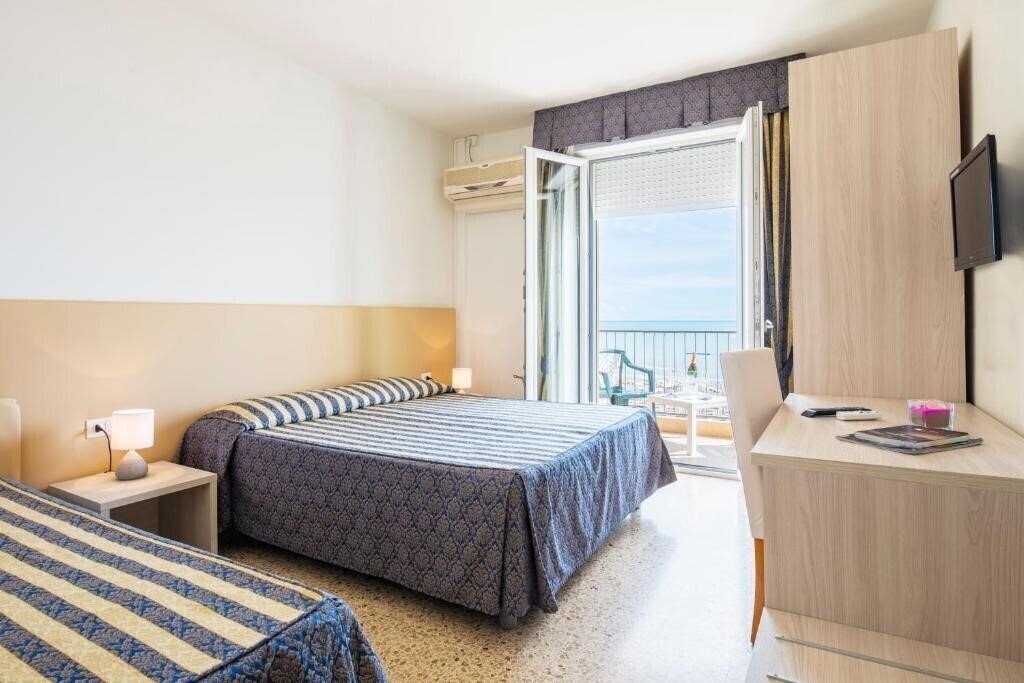 Фото Columbus Hotel Caorle 3*