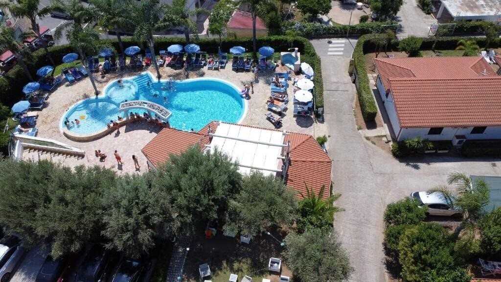 Картинка La Taverna Residence Hotel 3*