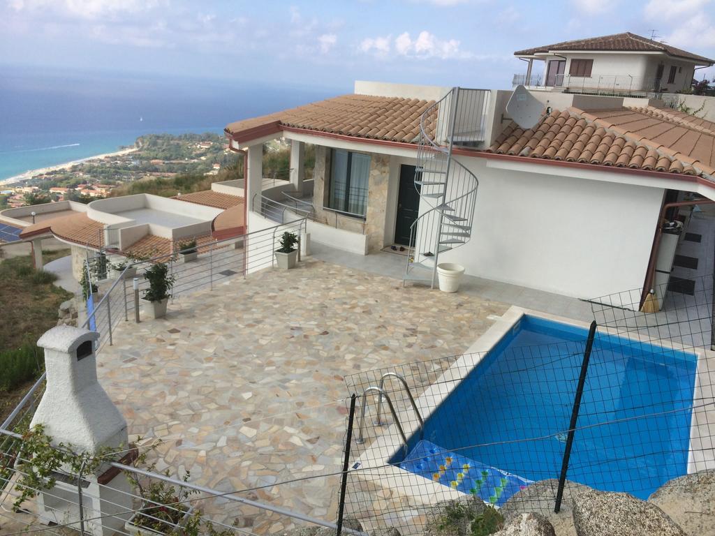 Готель Costa Degli Dei Resort 4*