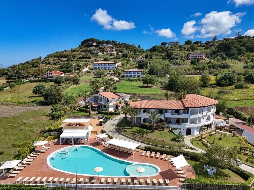 Отель Luzia Agriresort (Capo Vaticano) 3*