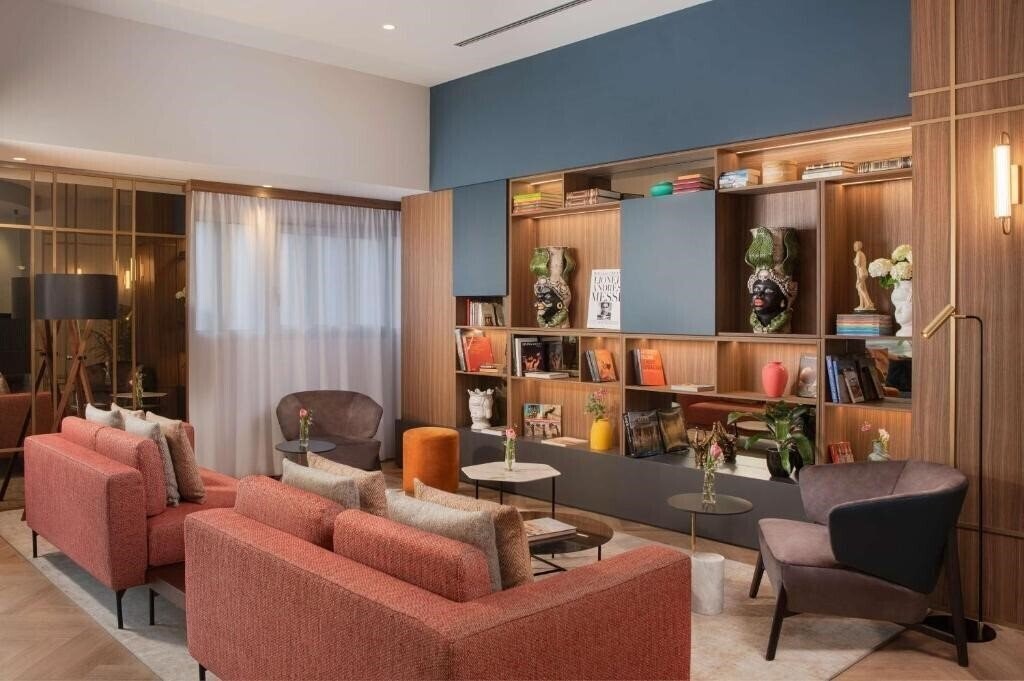 Готель NH Catania Centro 4*