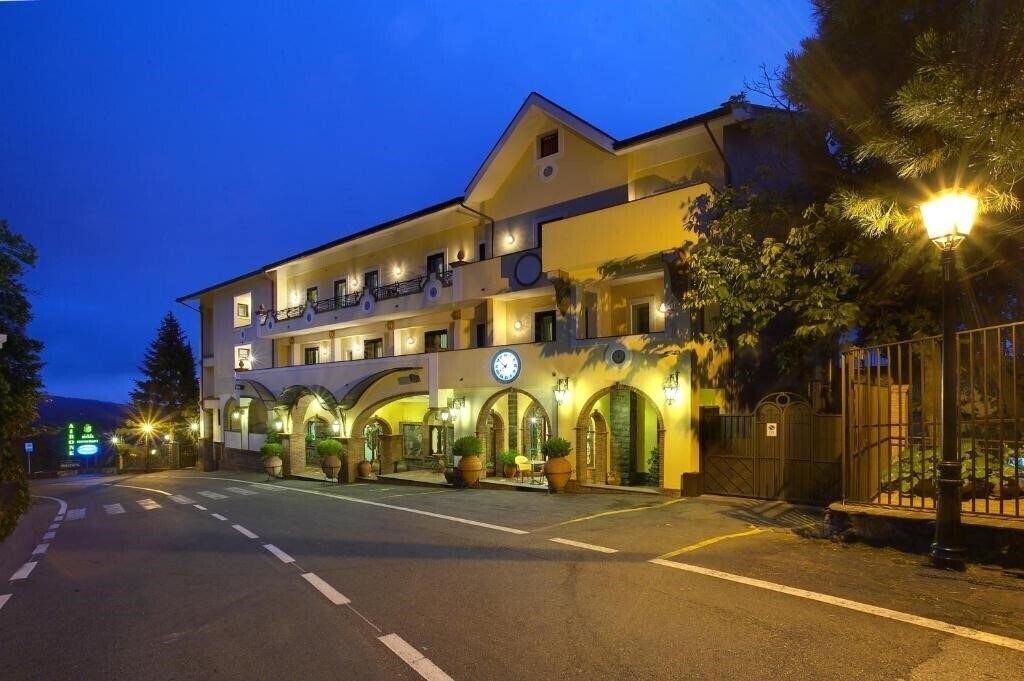 Готель Airone Wellness Hotel 4*
