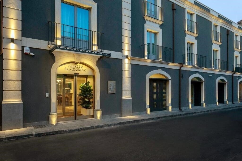 Готель Palazzo Sangiorgio Catania 5*