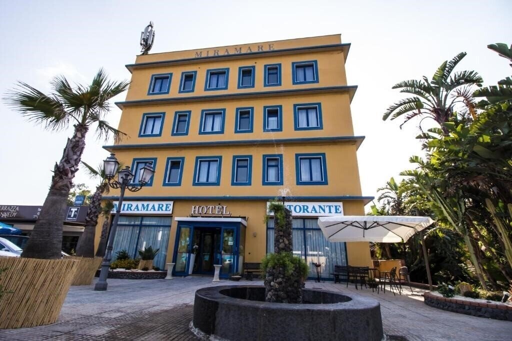 Отель Miramare Hotel 3*