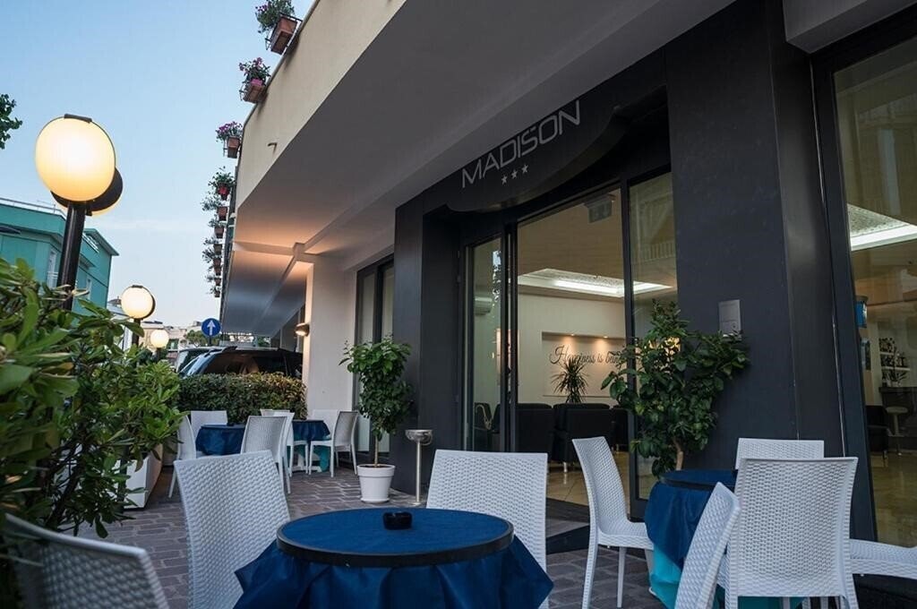 Готель Madison Hotel Gabicce Mare 3*