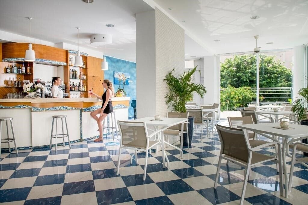 Фотография Luxor Beach Hotel Cattolica 4*