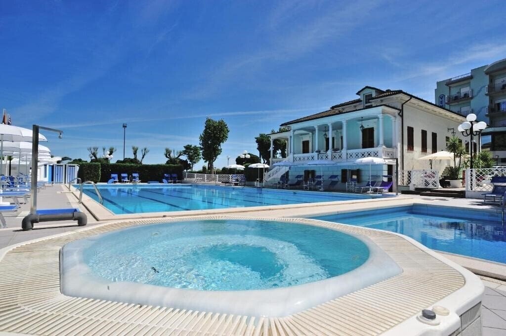 Отель Venus Hotel Gabicce Mare 4*