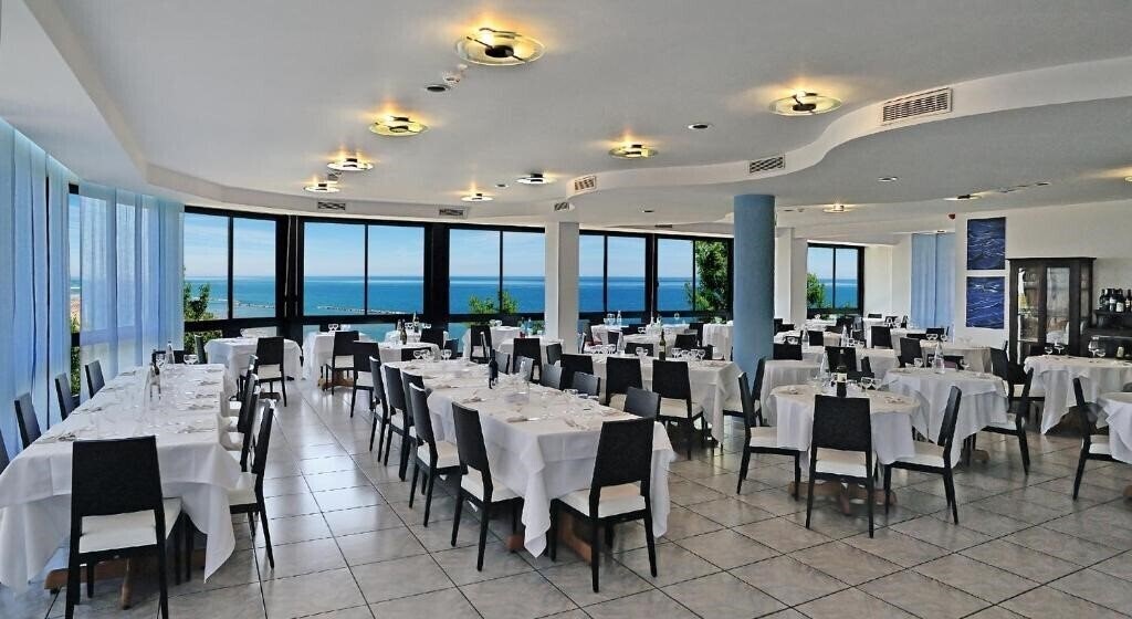 Картинка Venus Hotel Gabicce Mare 4*
