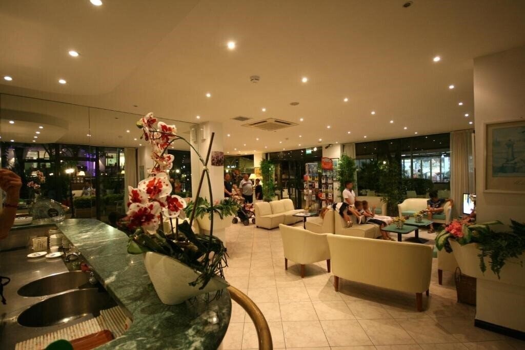 Фото Locarno Hotel 3*