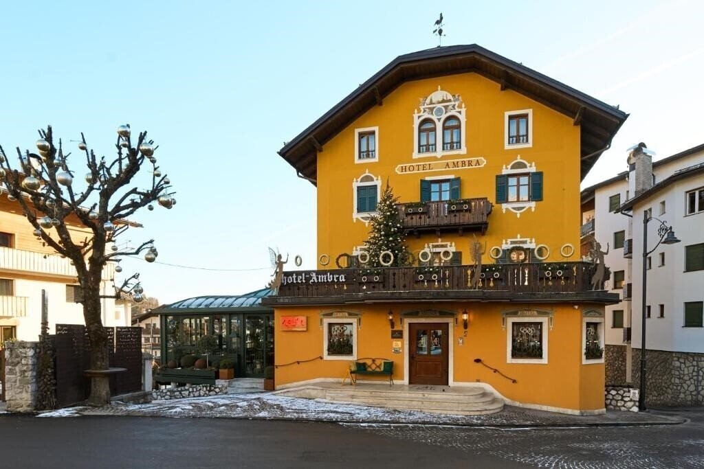 Готель Ambra Cortina Luxury & Fashion Hotel 4*