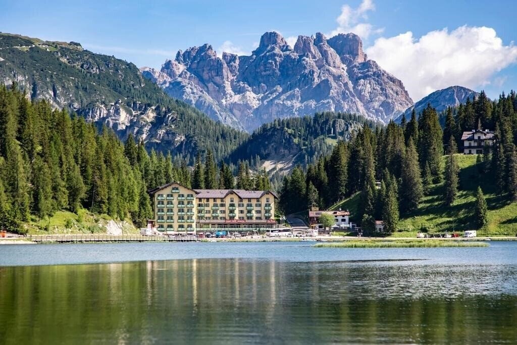 Готель Grand Hotel Misurina 4*