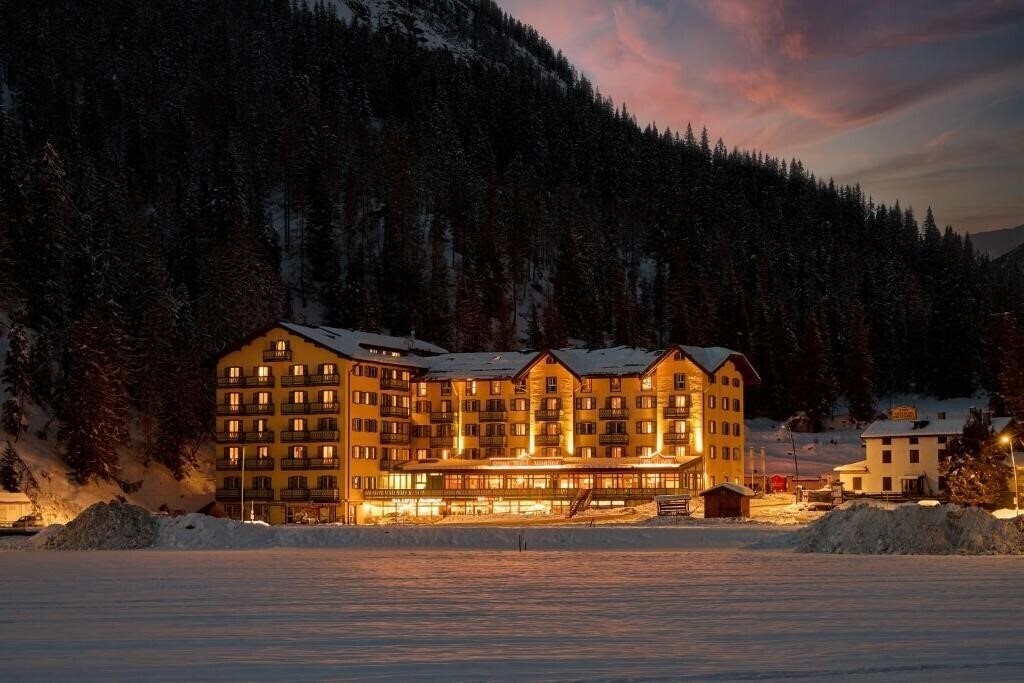 Фотография Grand Hotel Misurina 4*