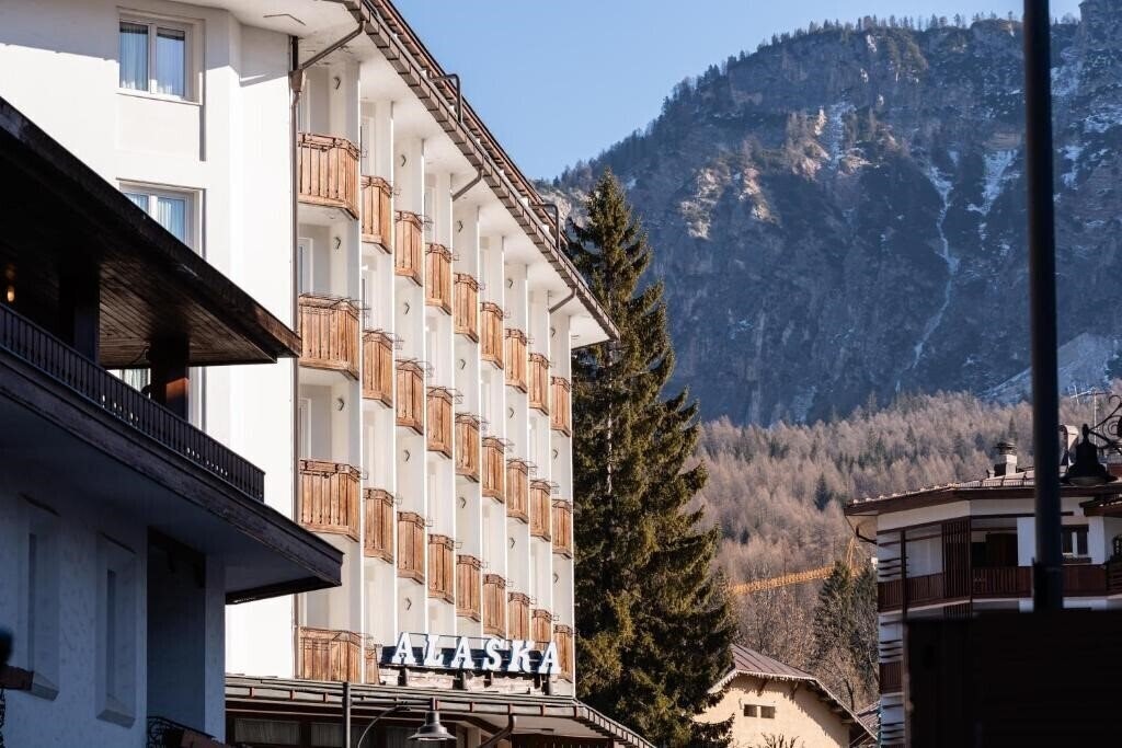 Картинка Alaska Cortina 4*