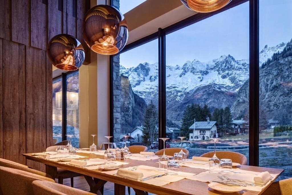 Фотографія Grand Hotel Courmayeur Mont Blanc by R Collection Hotels 5*
