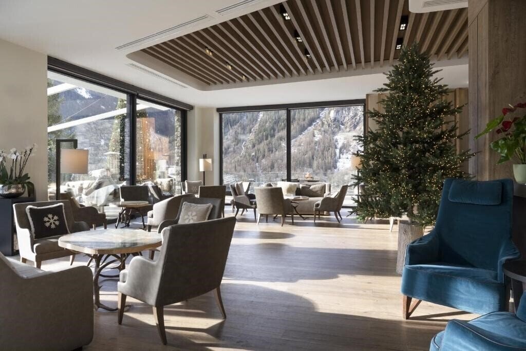 Картинка Grand Hotel Courmayeur Mont Blanc by R Collection Hotels 5*