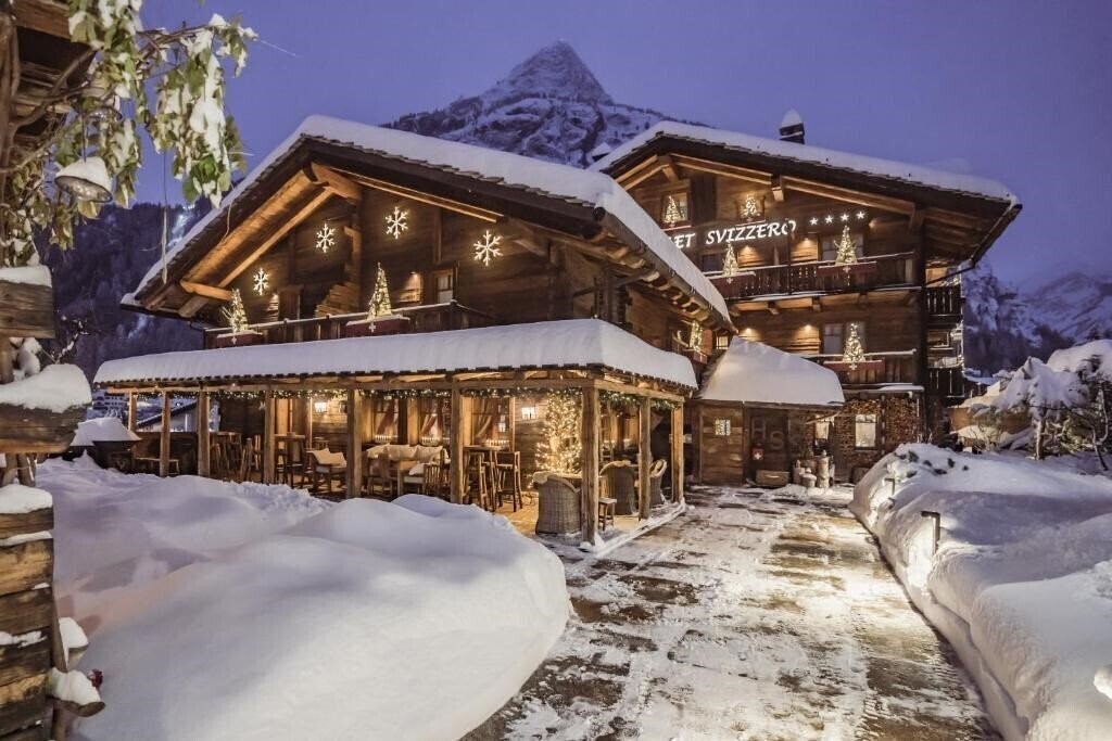 Готель Svizzero Hotel 4*