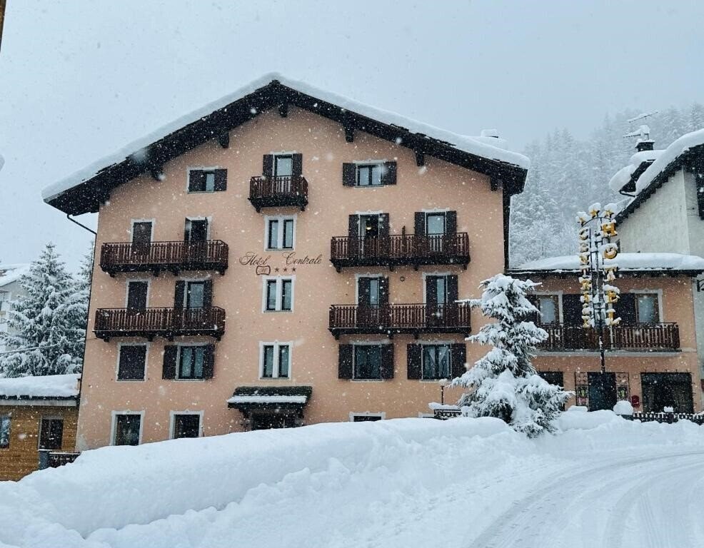 Отель Centrale Courmayeur 3*
