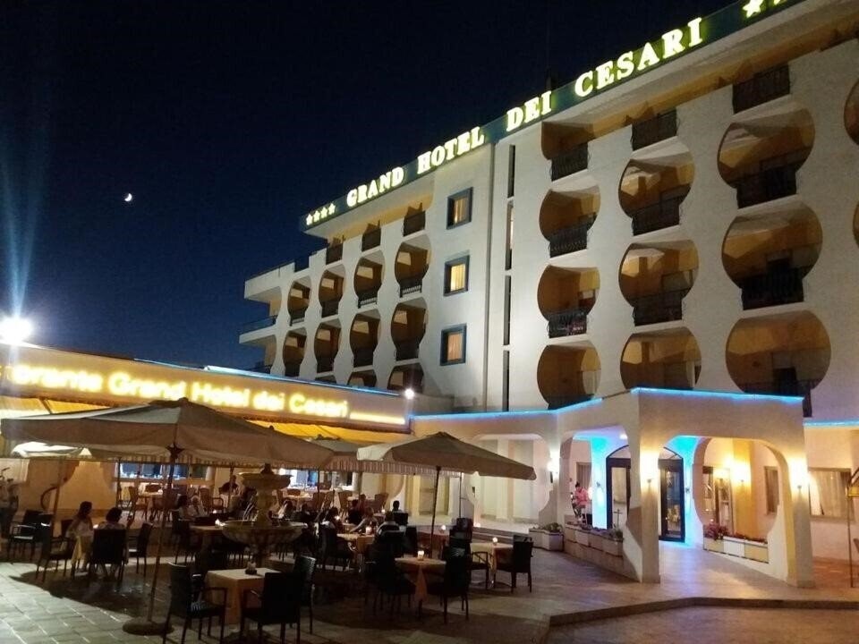 Отель Grand Hotel dei Cesari 4*