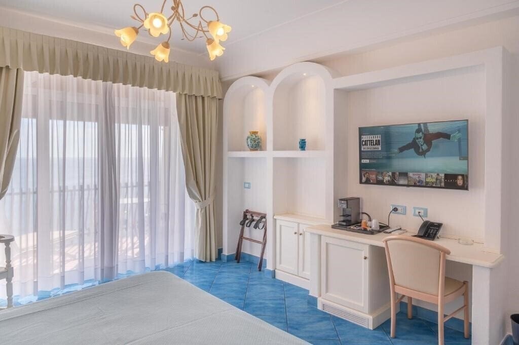 Фотографія Grand Hotel Le Rocce 4*