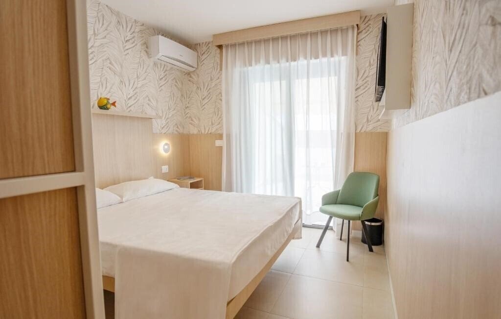 Фото Paistos Hotel (Paestum) 3*