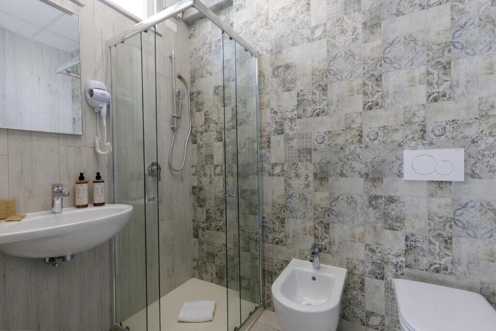 Фотографія Hotel Tirreno (Latina) 3*