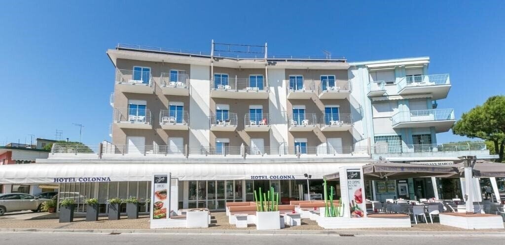Готель Colonna 3*