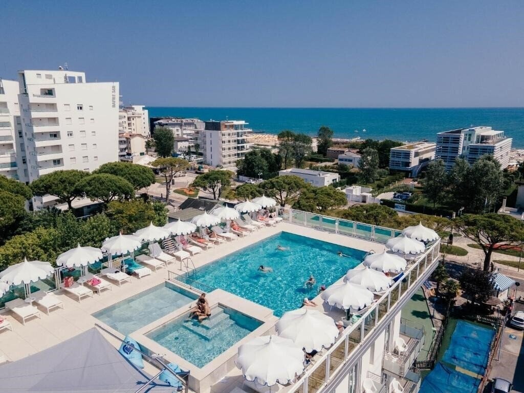 Отель Colombo 4*