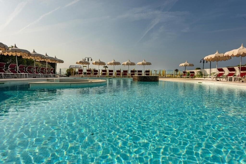 Готель Baia Del Mar 4*