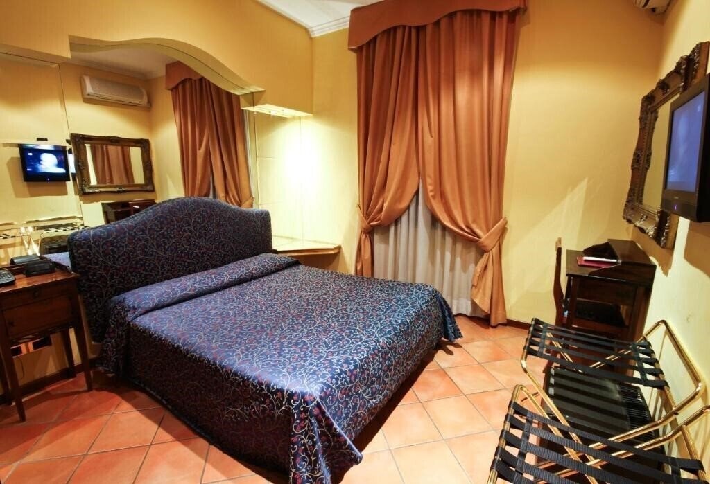 Фотографія Canova 3*