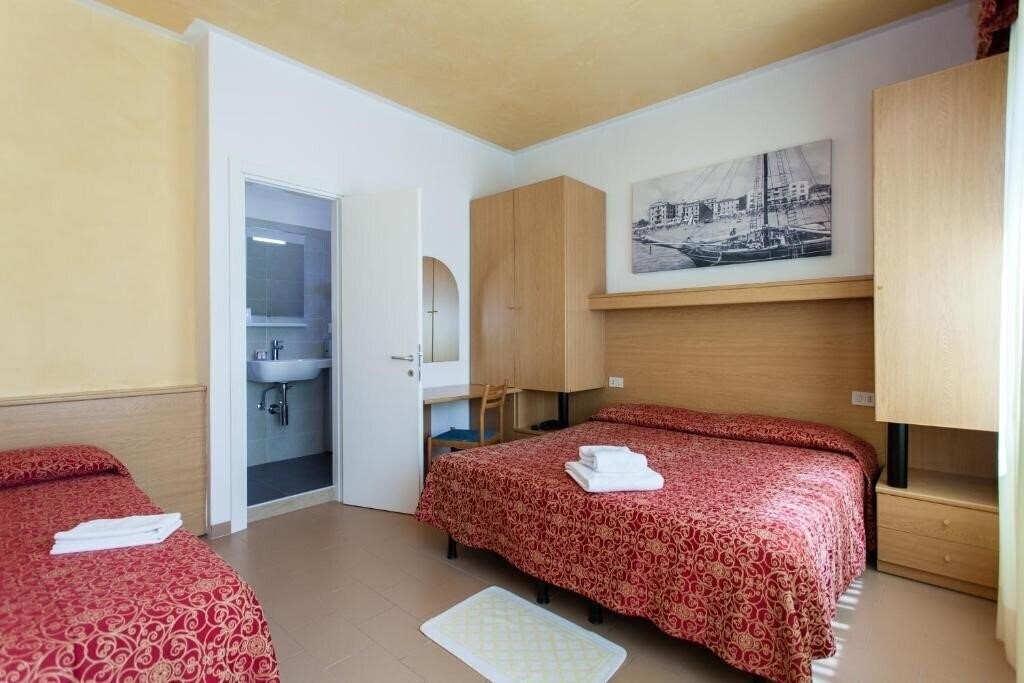 Готель Al Mare 3*