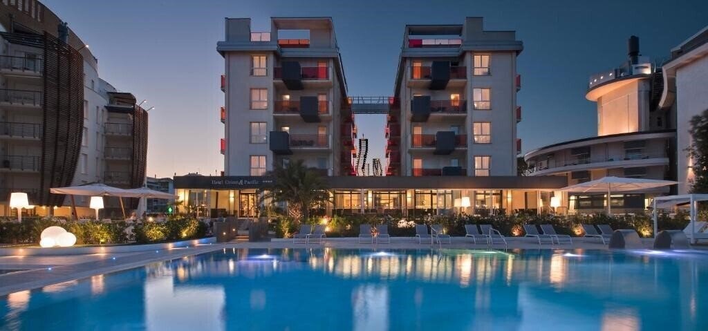 Готель Orient & Pacific 4*