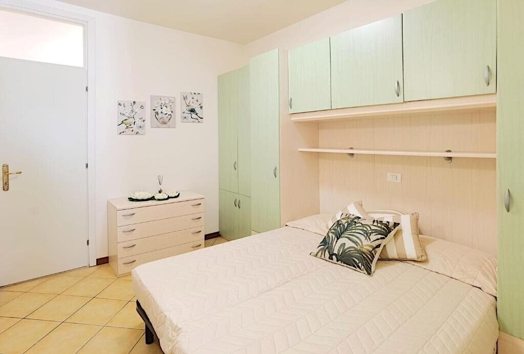 Фото Apartments Bristol (Bibione Spiaggia) 2*