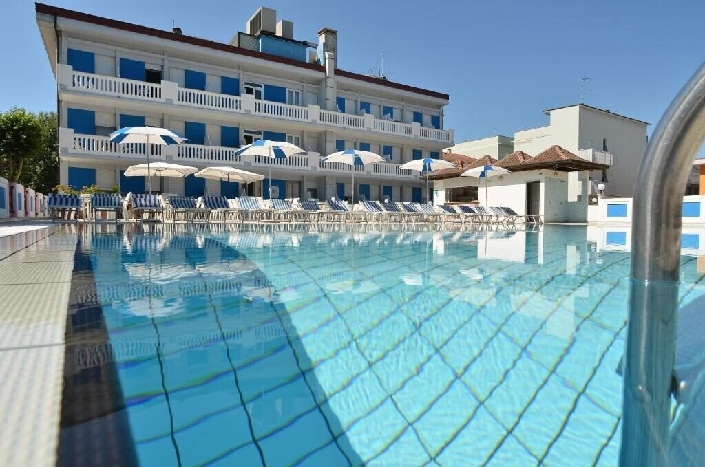 Отель Hotel Germania 3*