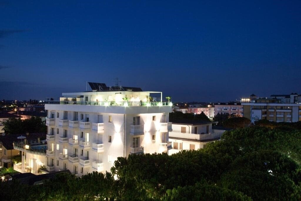 Готель Tropical 3*