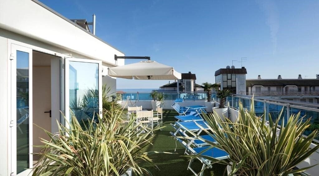 Картинка Tropical 3*