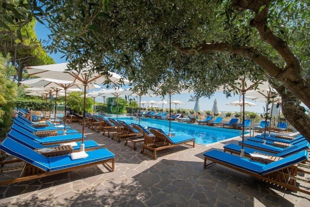 Готель Majestic 4*