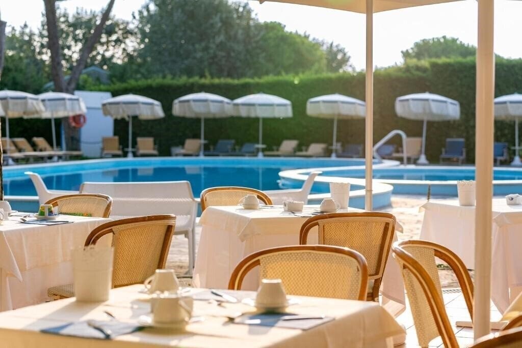 Фотографія Hotel Negresco 4*