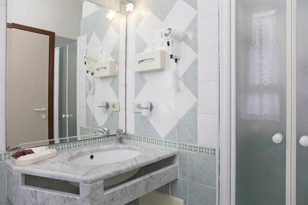 Картинка Hotel Elpiro 4*