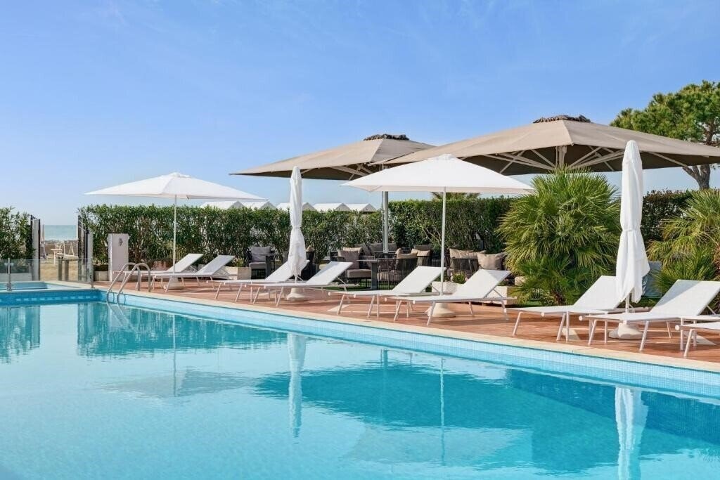 Отель Delle Rose Hotel 4*