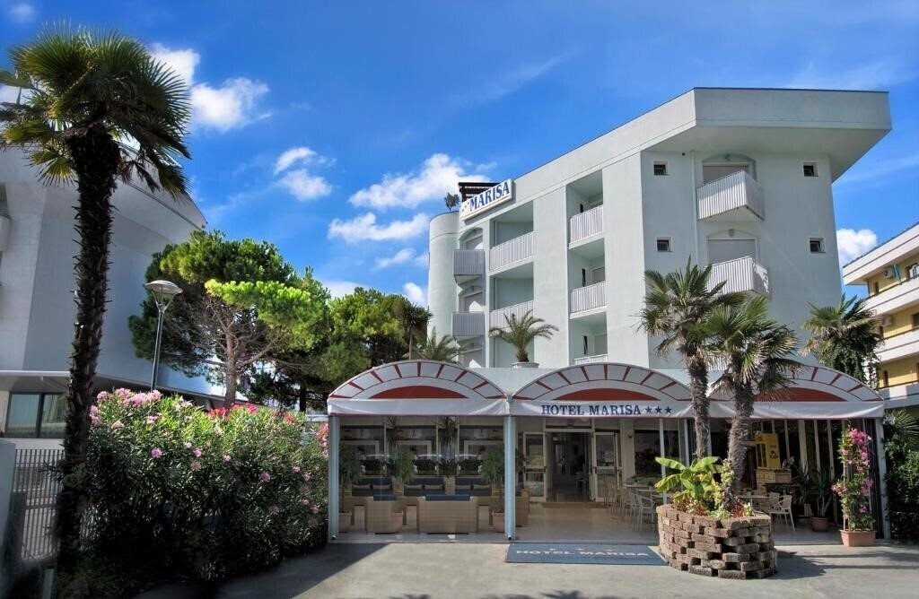 Готель Marisa Hotel (Caorle) 3*