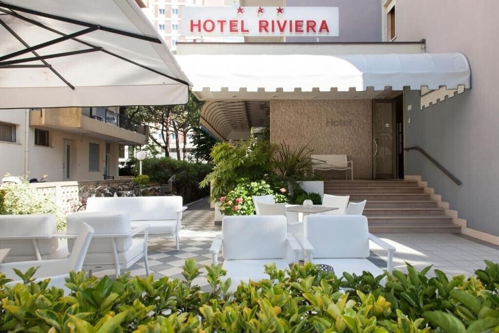 Отель Riviera 3*