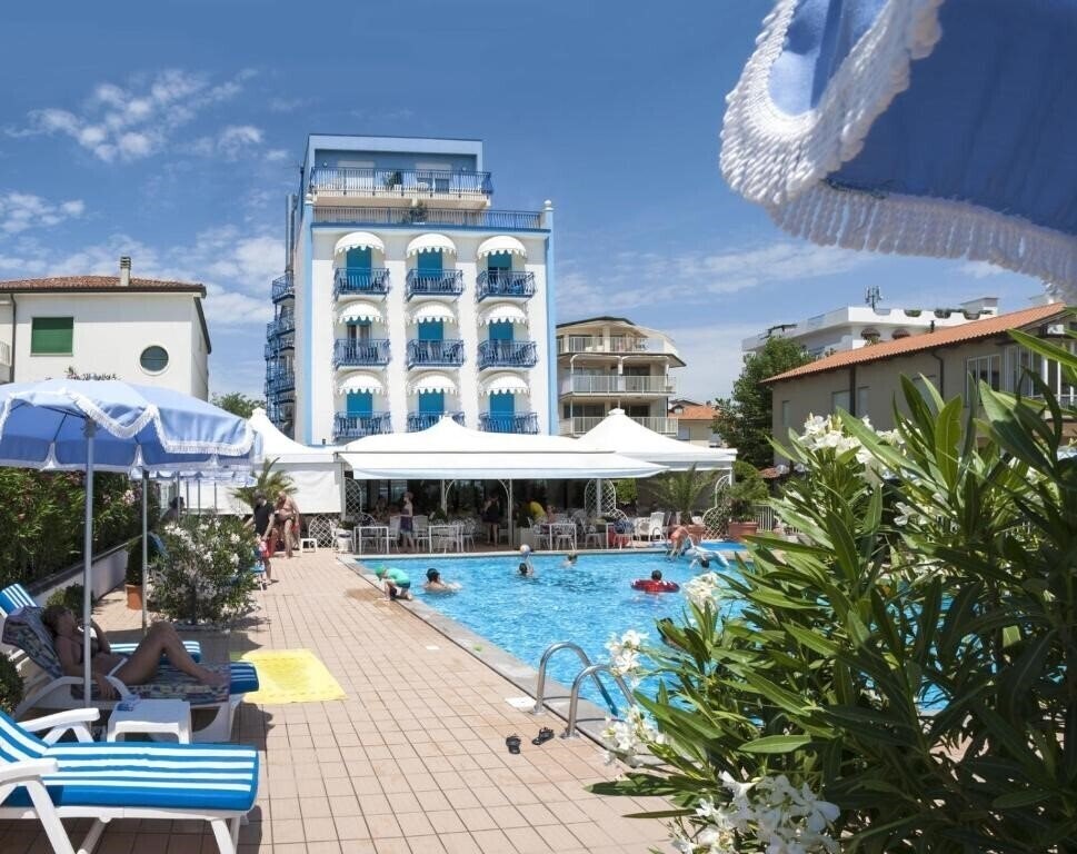 Фотографія Hotel Plaza Esplanade 3*