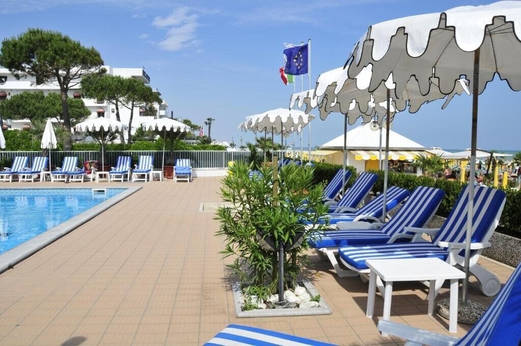 Картинка Hotel Plaza Esplanade 3*