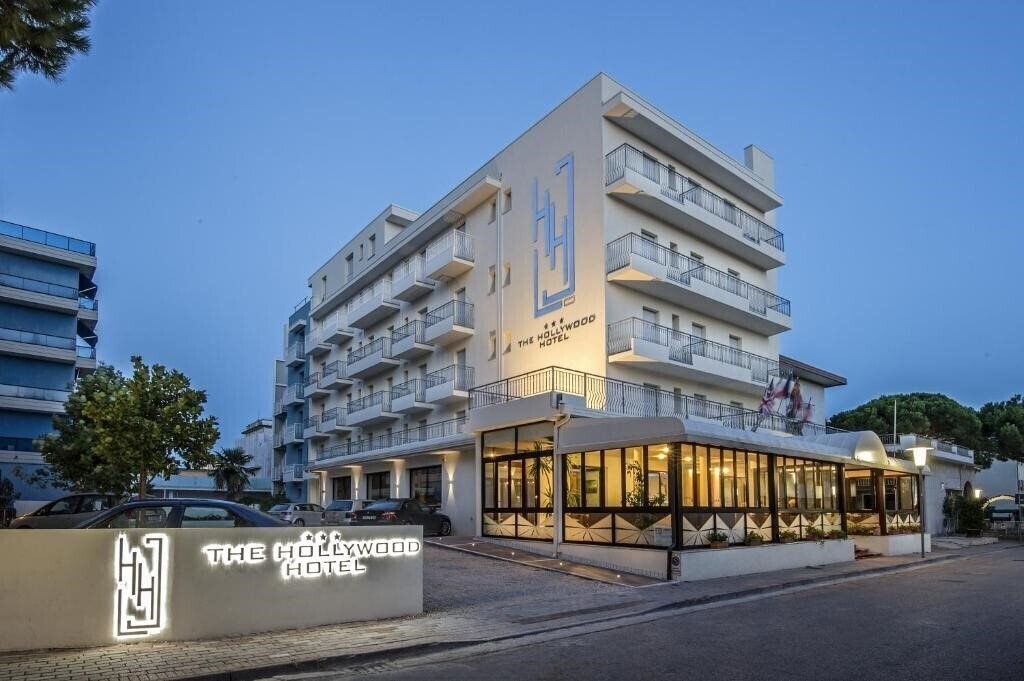 Отель Hotel Hollywood 3*