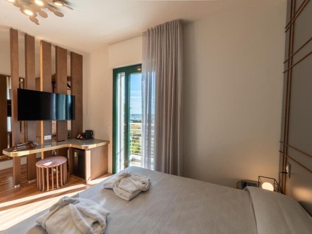 Фотографія Carlton 4*