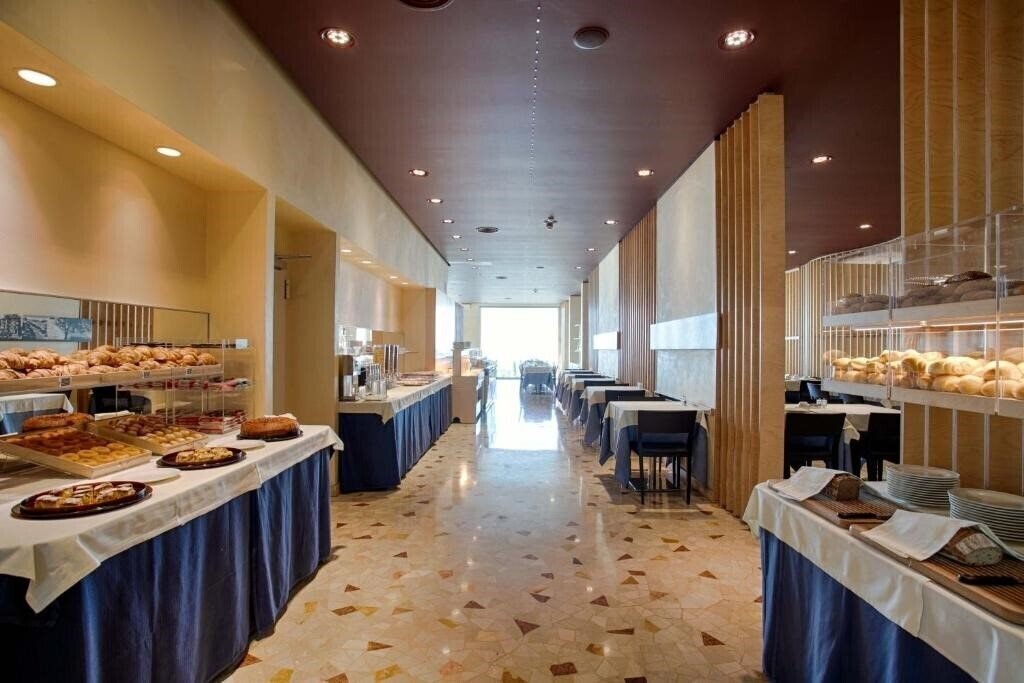 Фотографія Hotel Ancora 4*